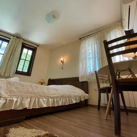 Slavova Krepost Hotel 3*